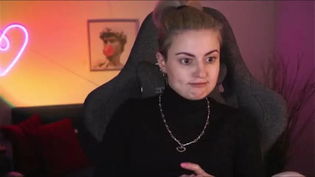 Image 3 of lanawolsen Stream on Chaturbate on 15 months ago