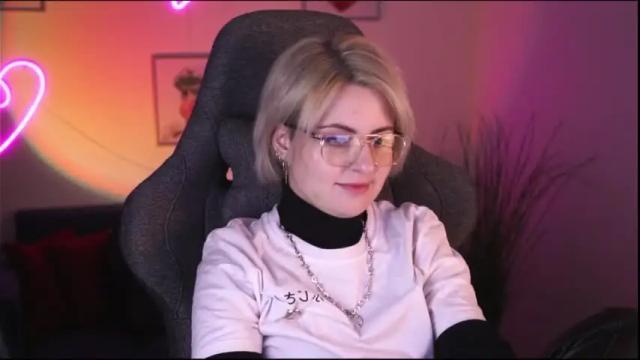 Image 12 of lanawolsen Stream on Chaturbate on 15 months ago