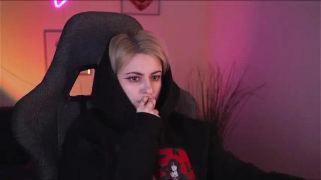 Image 12 of lanawolsen Stream on Chaturbate on 15 months ago
