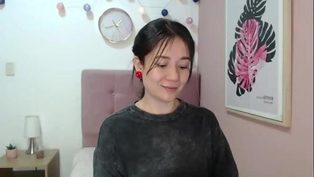 Image 2 of lanna_mills Stream on Chaturbate on 1 month ago
