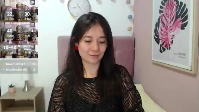 Image 2 of lanna_mills Stream on Chaturbate on 1 month ago