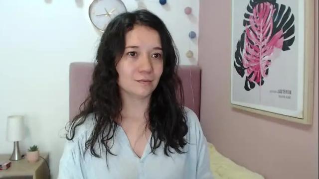 Image 2 of lanna_mills Stream on Chaturbate on 1 month ago