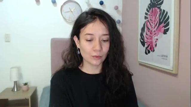 Image 2 of lanna_mills Stream on Chaturbate on 1 month ago