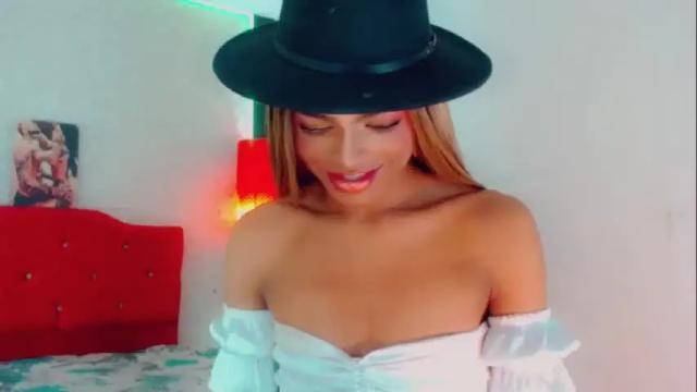 Image 9 of lara_brunette Stream on Chaturbate on 11 months ago