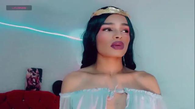 Image 5 of lara_brunette Stream on Chaturbate on 11 months ago