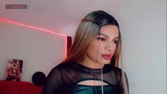 Image 3 of lara_brunette Stream on Chaturbate on 10 months ago