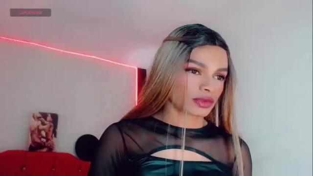 Image 4 of lara_brunette Stream on Chaturbate on 10 months ago