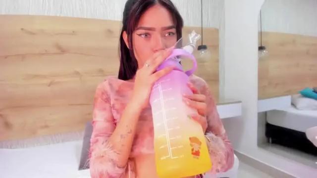 Image 2 of lara_gil Stream on Chaturbate on 15 months ago