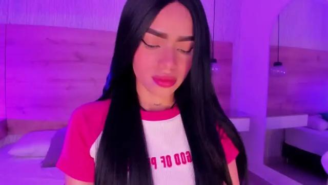 Image 8 of lara_gil Stream on Chaturbate on 15 months ago