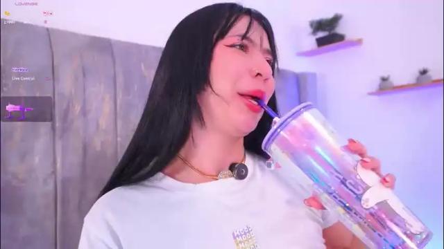 Image 6 of lara_giraldo Stream on Chaturbate on 2 months ago