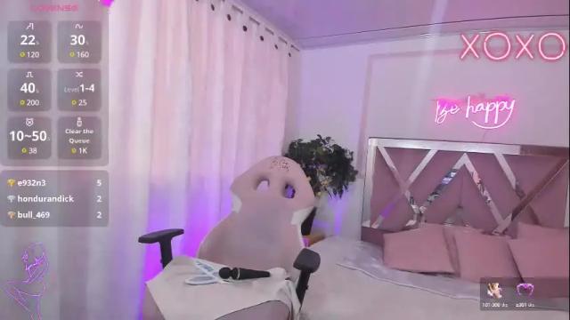Image 11 of laraa_tay Stream on Chaturbate on 1 month ago