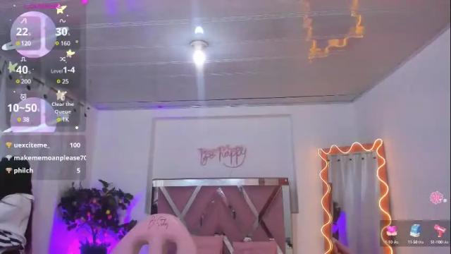 Image 7 of laraa_tay Stream on Chaturbate on 1 month ago