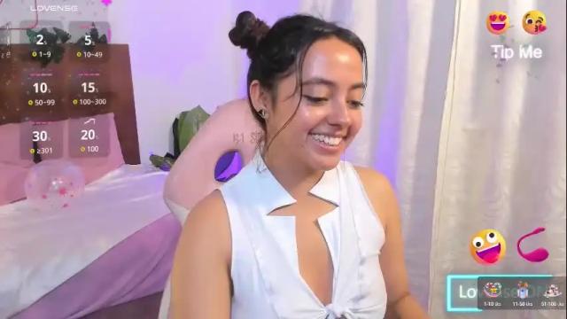Image 4 of laraa_tay Stream on Chaturbate on 1 month ago