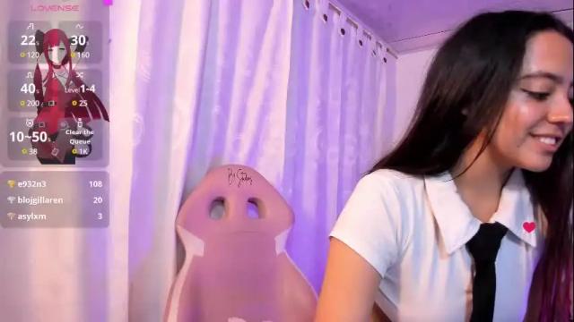 Image 12 of laraa_tay Stream on Chaturbate on 1 month ago