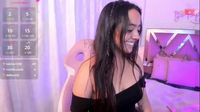 Image 11 of laraa_tay Stream on Chaturbate on 1 month ago