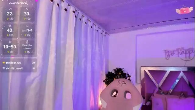 Image 6 of laraa_tay Stream on Chaturbate on 1 month ago