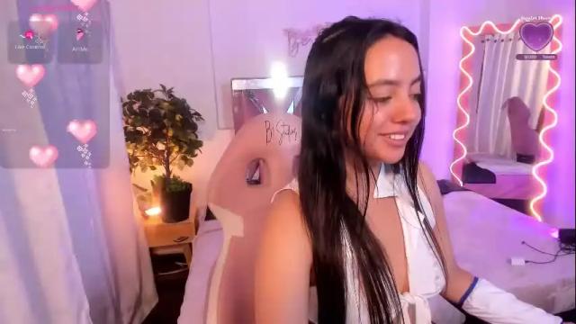 Image 4 of laraa_tay Stream on Chaturbate on 28 days ago