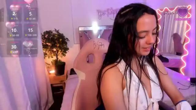 Image 8 of laraa_tay Stream on Chaturbate on 28 days ago
