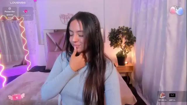 Image 2 of laraa_tay Stream on Chaturbate on 24 days ago