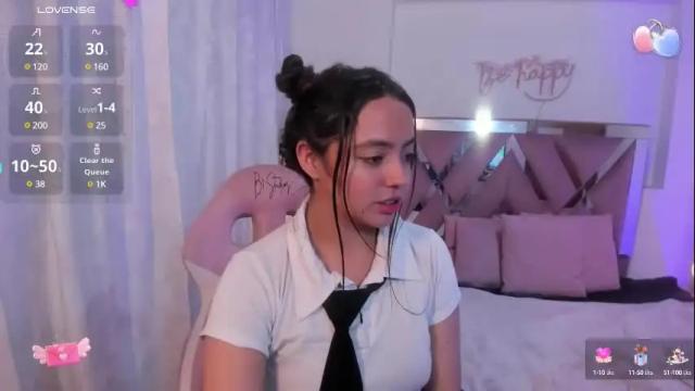 Image 11 of laraa_tay Stream on Chaturbate on 23 days ago
