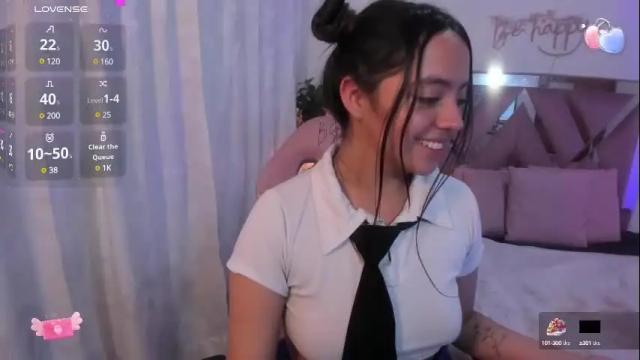 Image 7 of laraa_tay Stream on Chaturbate on 23 days ago