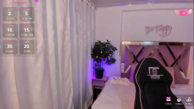 Image 8 of laraa_tay Stream on Chaturbate on 8 days ago