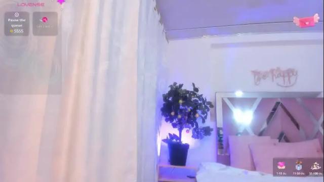 Image 12 of laraa_tay Stream on Chaturbate on 7 days ago