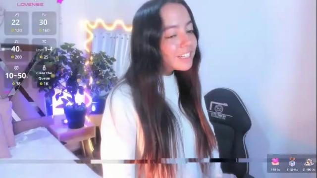 Image 2 of laraa_tay Stream on Chaturbate on 5 days ago