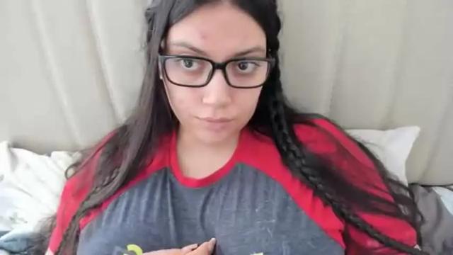 Image 3 of laracamille Stream on Chaturbate on 1 month ago