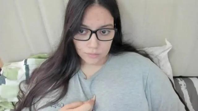 Image 8 of laracamille Stream on Chaturbate on 20 days ago