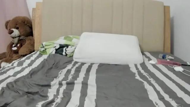 Image 10 of laracamille Stream on Chaturbate on 8 days ago
