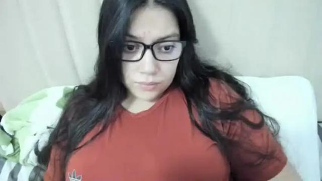 Image 2 of laracamille Stream on Chaturbate on 8 days ago