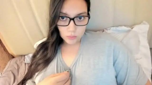 Image 3 of laracamille Stream on Chaturbate on 1 month ago