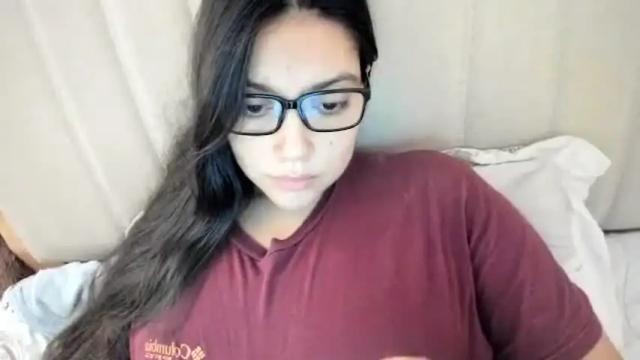 Image 2 of laracamille Stream on Chaturbate on 1 month ago