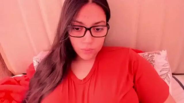 Image 4 of laracamille Stream on Chaturbate on 22 days ago