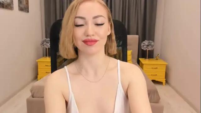 Image 3 of larakrein Stream on Chaturbate on 26 days ago