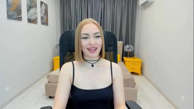 Image 6 of larakrein Stream on Chaturbate on 13 days ago