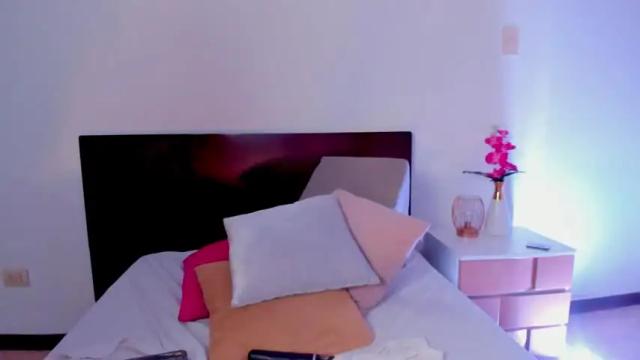 Image 6 of laranix Stream on Chaturbate on 17 months ago