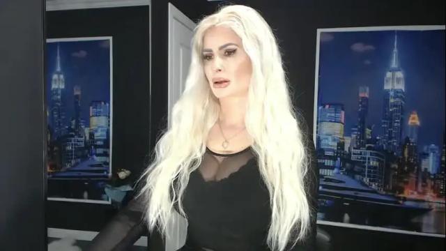 Image 4 of laras_moans Stream on Chaturbate on 21 days ago