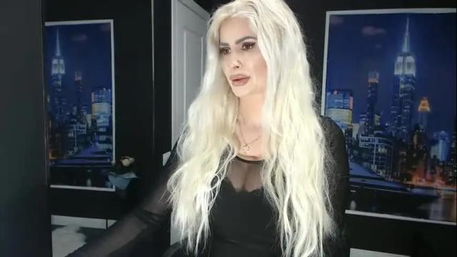 Image 8 of laras_moans Stream on Chaturbate on 21 days ago