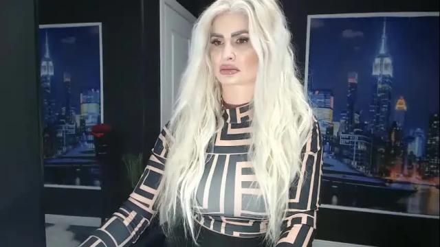 Image 6 of laras_moans Stream on Chaturbate on 15 days ago