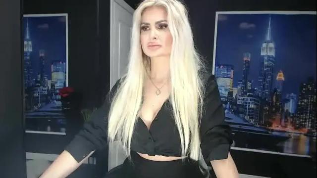 Image 12 of laras_moans Stream on Chaturbate on 10 days ago