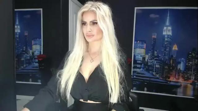 Image 8 of laras_moans Stream on Chaturbate on 10 days ago