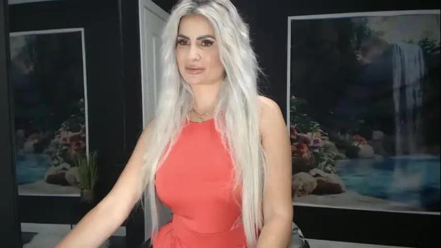 Image 3 of laras_moans Stream on Chaturbate on 3 months ago