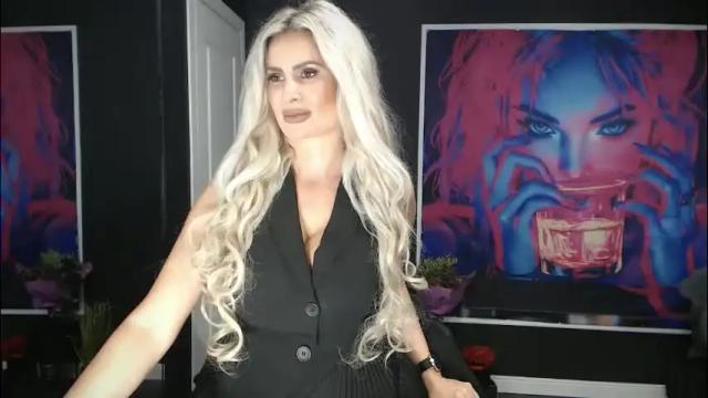 Image 7 of laras_moans Stream on Chaturbate on 8 days ago