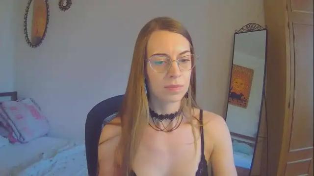 Image 2 of larawintersxxx Stream on Chaturbate on 2 days ago