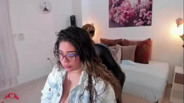 Image 6 of laris_park Stream on Chaturbate on 4 months ago