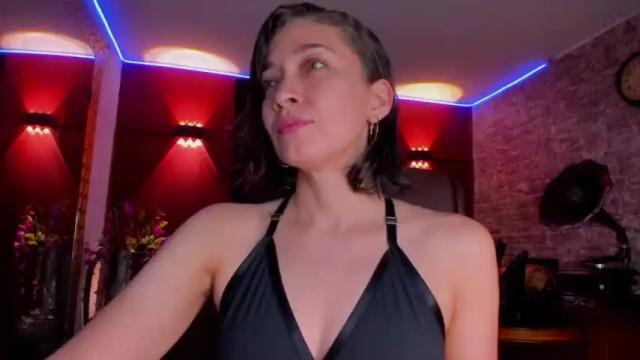 Image 2 of larisaswift Stream on Chaturbate on 21 months ago