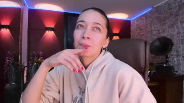 Image 11 of larisaswift Stream on Chaturbate on 20 months ago