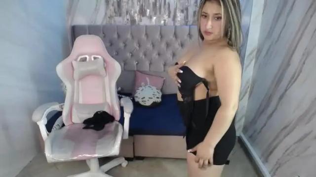 Image 12 of larissa_b Stream on Chaturbate on 22 months ago